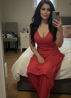 Himanshi New Chandigarh Escort